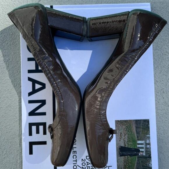 PRADA Brown Patent Leather Bow Block Heel Pumps Size IT37 - Picture 10 of 13